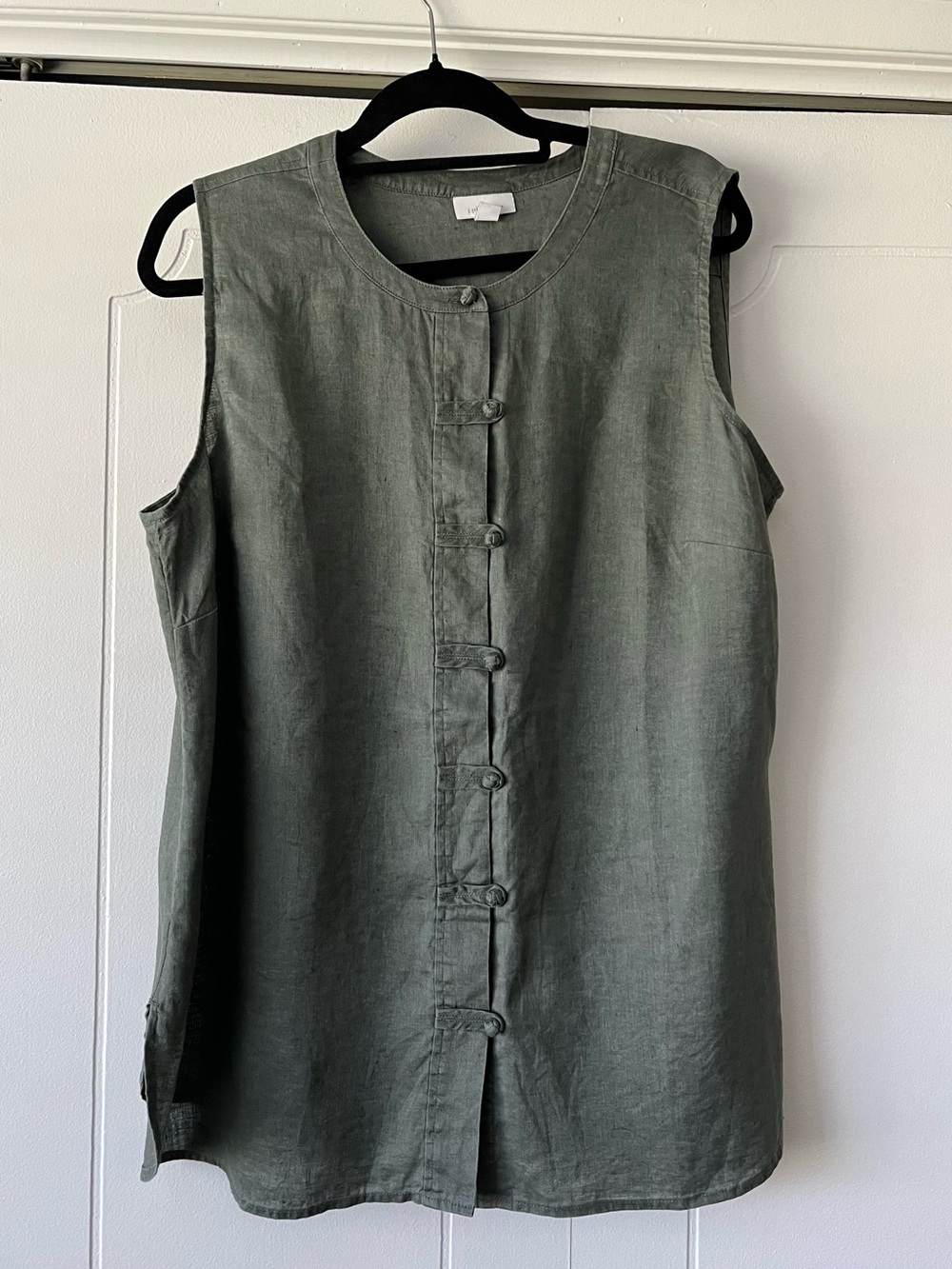 J Jill Sleeveless Linen Top in Olive Green